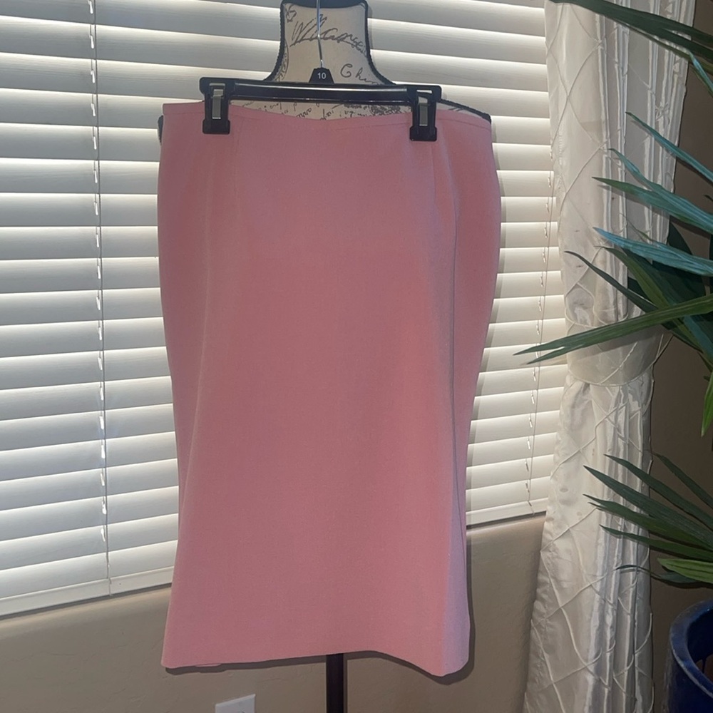 Tahari Pink Pencil Skirt - Size 4P